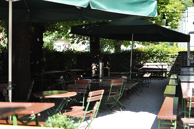 Urbankeller Gastgarten Schatten