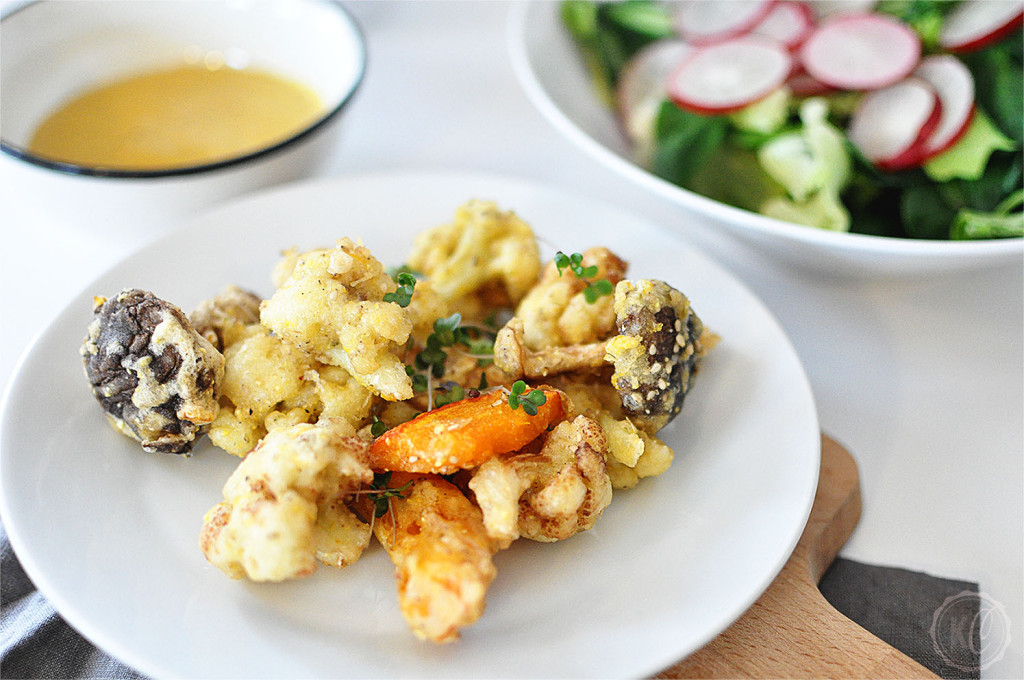 Gebackenes Gemüse mit Cashew-Kurkuma-Dip