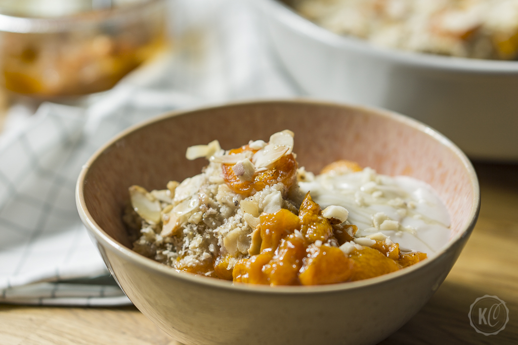 Gebackenes Müsli mit Marillenröster