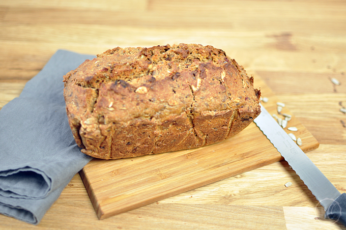 Dinkel-Vollkornbrot mit getrockneten Tomaten