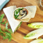 Melanzani-Wrap mit Tomatenpesto